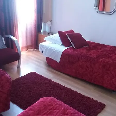 Cesarini Konukevi Montijo